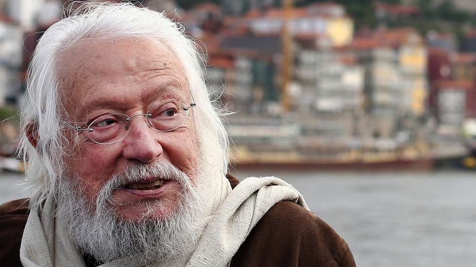 "A fundação já tinha uma escala muito pequena", inicialmente ainda com um funcionário