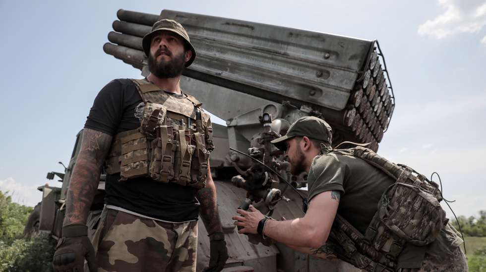 epaselect epa10638758 Ukrainian servicemen from the 24th Mechanized Brigade 'King Danylo' prepare a BM-21 'Grad' multiple rocket launcher system (MLRS) before firing in the direction of the frontline city of Bakhmut, at an undisclosed location, Donetsk region, eastern Ukraine, 19 May 2023, amid the Russian invasion. The frontline city of Bakhmut, a key target for Russian forces, has seen heavy fighting for months. Russian troops on 24 February 2022, entered Ukrainian territory, starting a conflict that has provoked destruction and a humanitarian crisis.  EPA/OLEG PETRASYUK