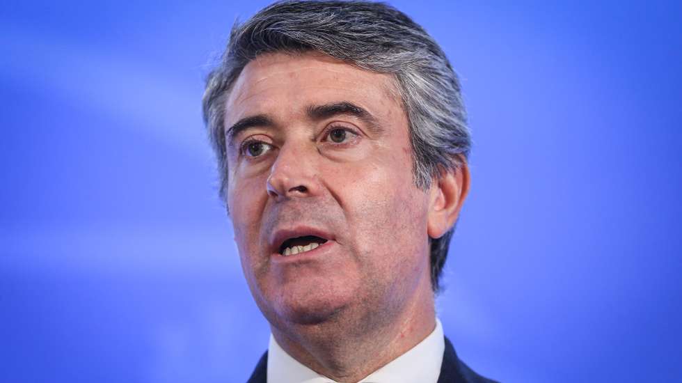 O ministro da Administração Interna, José Luis Carneiro, participa na conferência de imprensa no final da reunião do Conselho de Ministros, em Lisboa, 25 de maio de 2023. RODRIGO ANTUNES/LUSA