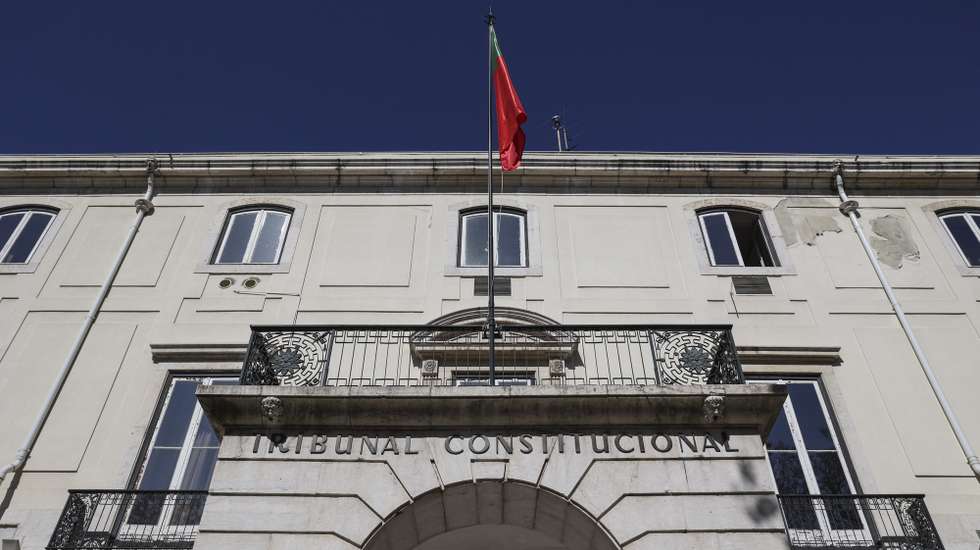 Pormenor da fachada do edifício do Tribunal Constitucional em Lisboa, 29 de abril de 2024. MIGUEL A. LOPES/LUSA