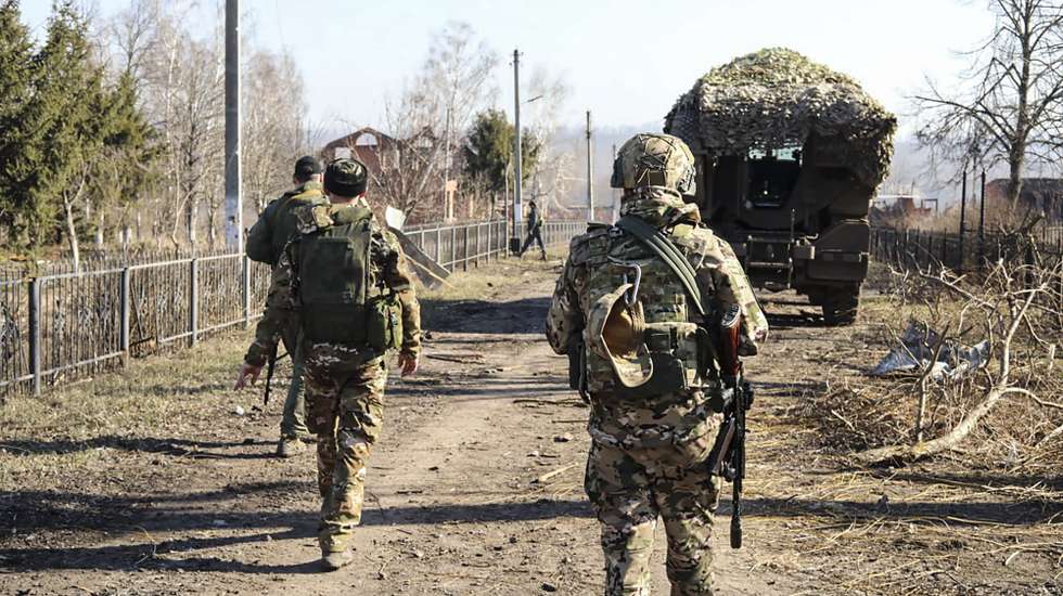 epa11964831 A handout photo made available by the Russian Defence Ministry's press-service shows Russian servicemen walking along at an area in the Kursk region, Russia, 14 March 2025. The Russian Defense Ministry claimed that in the past week Russian forces recaptured 28 settlements in the Kursk region and captured the Ukrainian village of Novenkoye in Ukraine's Sumy region.  EPA/RUSSIAN DEFENCE MINISTRY PRESS SERVICE HANDOUT -- MANDATORY CREDIT -- HANDOUT EDITORIAL USE ONLY/NO SALES