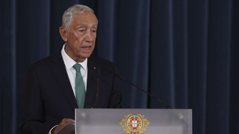 Portuguese President Marcelo Rebelo de Sousa speaks during the swearing in cerimony of the XXV Constitutional Government held at Ajuda Palace, in Lisbon, Portugal, 05 June 2025. The AD coalition (PSD/CDS-PP), led by Luís Montenegro, won the legislative elections without an absolute majority, electing 91 deputies out of 230, of which 89 are from the PSD and two from the CDS-PP. Chega became the second largest parliamentary force with 60 MPs, followed by PS with 58, IL with nine, Livre with six, PCP with three and BE, PAN and JPP with one each. JOSE SENA GOULAO/LUSA