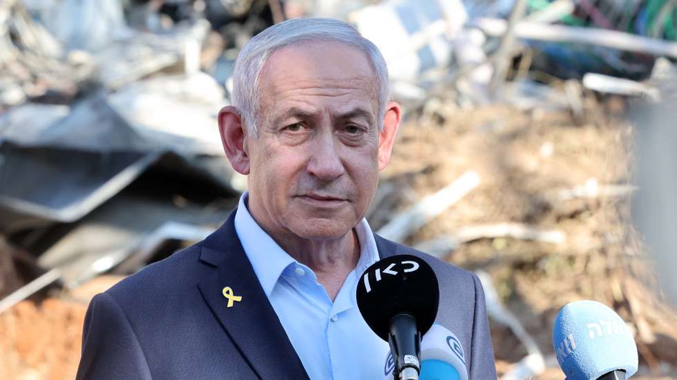 epa12187738 Israel's Prime Minister Benjamin Netanyahu delivers a statement as he visits the site of the Weizmann Institute of Science, which was hit by Iranian missiles in the central city of Rehovot, Israel, 20 June 2025. Iran and Israel have been exchanging fire since Israel carried out missile strikes on Iran on 13 June 2025.  EPA/JACK GUEZ / POOL