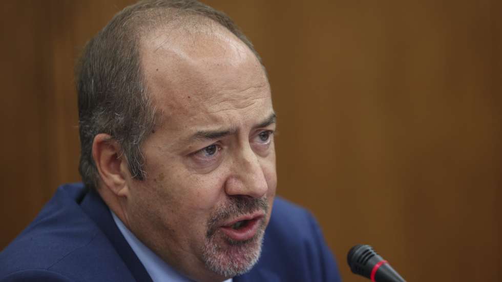 Álvaro Santos Pereira ouvido na comissão de Orçamento, Finanças e Administração Pública no âmbito da indigitação para o cargo de Governador do Banco de Portugal, esta manhã na Assembleia da República, em Lisboa, 17 de setembro de 2025. MIGUEL A. LOPES/LUSA
