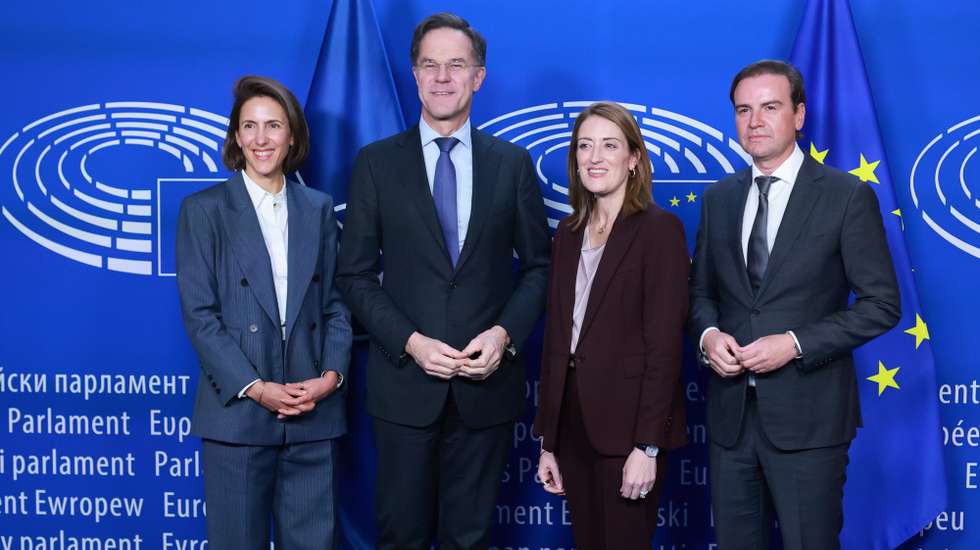 epa12646817 (L-R) Renew Europe Group Chair Valerie Hayer, NATO Secretary General Mark Rutte, European Parliament President Roberta Metsola and Member of the European Parliament (MEP) Malik Azmani pose for a photograph during the Renew Europe Global Europe Forum 2026 at the European Parliament in Brussels, Belgium, 13 January 2026. Renew Europe is hosting a high-level forum themed 'Freedom on the Offensive: Fighting for a Safe Europe' centered on Europe's security, defense, and democratic resilience.  EPA/OLIVIER HOSLET