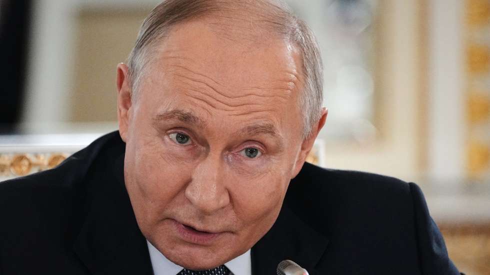 epa13016524 Russian President Vladimir Putin speaks during a meeting with representatives of international news agencies on the sidelines of the St. Petersburg International Economic Forum (SPIEF) at the Constantine Palace in St. Petersburg, Russia, 04 June 2026. The 29th SPIEF runs from 03 to 06 June 2026.  EPA/DMITRI LOVETSKY / POOL