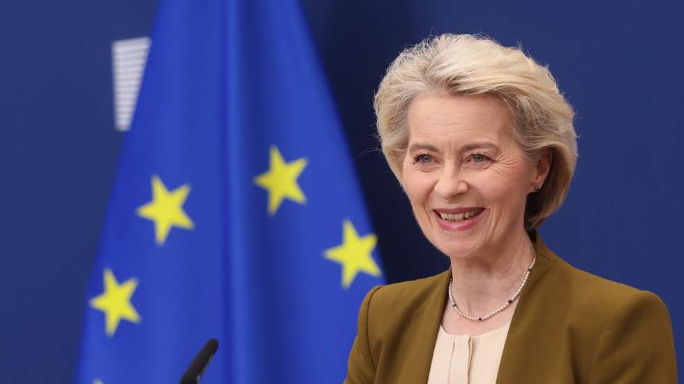 epa13025893 European Commission President Ursula von der Leyen delivers a press statement on the European Union's proposed 21st package of sanctions against Russia in Brussels, Belgium, 09 June 2026. The proposed measures are expected to target Russia's energy revenues, financial sector, military-industrial complex, and sanctions circumvention networks as part of the European Union's response to Russia's ongoing war against Ukraine.  EPA/OLIVIER HOSLET