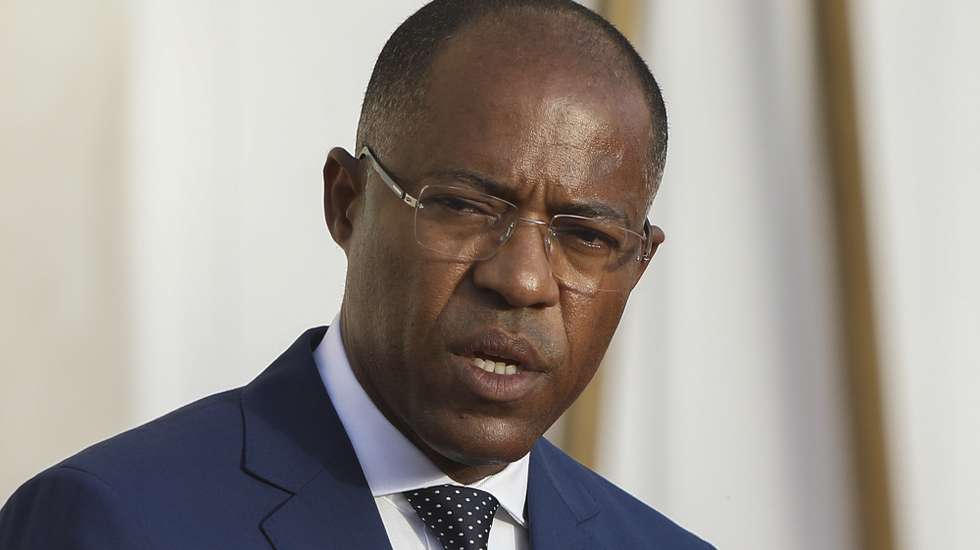 O novo primeiro-ministro de Cabo Verde, Francisco Carvalho, discursa durante a posse do XI Governo de Cabo Verde, na Cidade da Praia, Cabo Verde, 19 de junho de 2026. O Partido Africano da Independência de Cabo Verde (PAICV) venceu as eleições legislativas de 17 de maio com maioria absoluta, elegendo 37 dos 72 deputados. ELTON MONTEIRO/LUSA