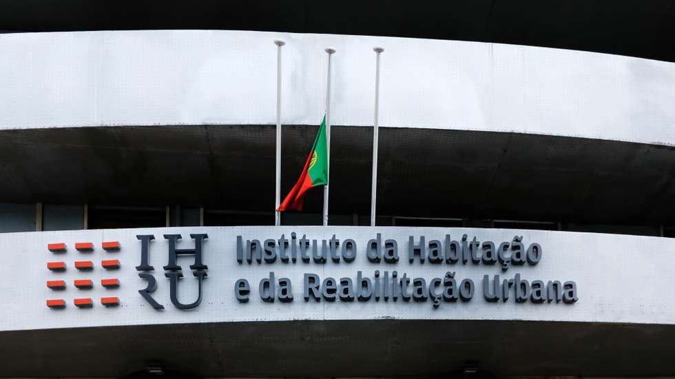 Fachada do Instituto da Habitação e da Reabilitação Urbana (IHRU) na Praça de Espanha, Lisboa, 17 de outubro de 2017. ANTÓNIO COTRIM/LUSA