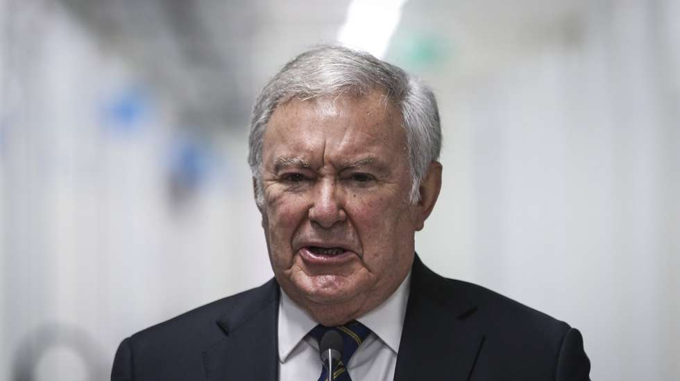 O presidente da Câmara Municipal de Sintra, Basílio Horta, discursa durante a inauguração da nova área dedicada a doentes respiratórios do Hospital Fernando Fonseca (Amadora-Sintra), em Lisboa, 14 de dezembro de 2020. RODRIGO ANTUNES/LUSA