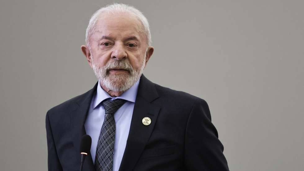 epa12544056 Brazil's President Luiz Inacio Lula da Silva addresses  the media at a press conference at the Group of Twenty (G20) Leaders' Summit in Johannesburg, South Africa, 23 November 2025. World leaders gathered in South Africa, the host of this year's G20 Leaders' Summit on 22 and 23 November 2025, to discuss the global economy, development and financing.  EPA/KIM LUDBROOK