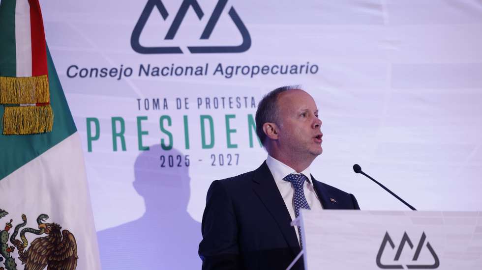epa11903829 New president of the National Agricultural Council (CNA) Jorge Esteve, speaks during a protocol event in Mexico City, Mexico, 17 February 2025. Esteve highlighted the strength of the Mexican countryside, called for unity and emphasized that Mexico is 'indispensable, essential and irreplaceable' for the North American region, upon assuming the presidency of the CNA of Mexico.  EPA/SÃ¡shenka GutiÃ©rrez