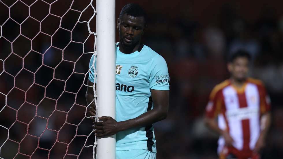 Sporting player Ousmane Diomande reacts during the Portuguese First League soccer match against AVS held at Clube Desportivo das Aves Stadium in Vila das Aves, Santo Tirso, Portugal, 26 April 2026. MANUEL FERNANDO ARAÚJO/LUSA