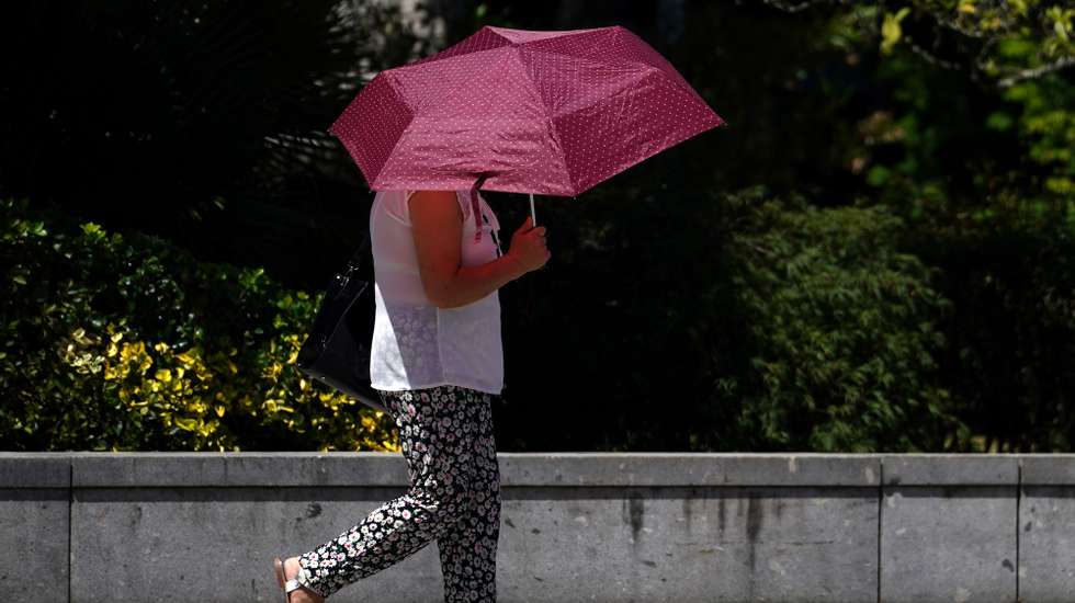 Temperaturas elevadas devido à onda de calor, Braga, 1 de julho de 2026. Segundo a informação do Instituto Português do Mar e da Atmosfera (IPMA), prevê-se para os próximos dias um agravamento das condições meteorológicas associadas ao tempo quente e seco, com um aumento da temperatura máxima, com valores a acima dos 40 graus Celsius, em várias regiões do território. HUGO DELGADO/LUSA