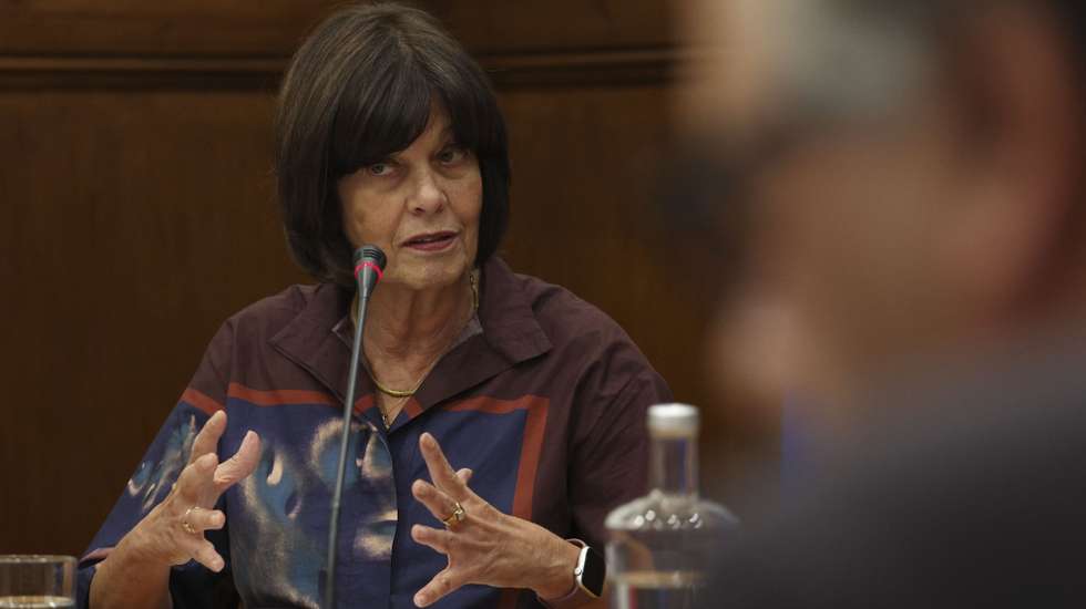 A directora de Informação da Agência Lusa Luisa Meireles, durante a sua audição na Comissão de Cultura, Comunicação, Juventude e Desporto, no âmbito da apreciação na generalidade dos projetos de lei n.os 555/XVII/1.ª (PS), 601/XVII/1.ª (IL), 604/XVII/1.ª (PCP), 605/XVII/1.ª (L) e projeto de resolução 906/XVII/1.ª (CH)., na Assembleia da República, em Lisboa, 22 de setembro de 2026. ANDRÉ KOSTERS/LUSA