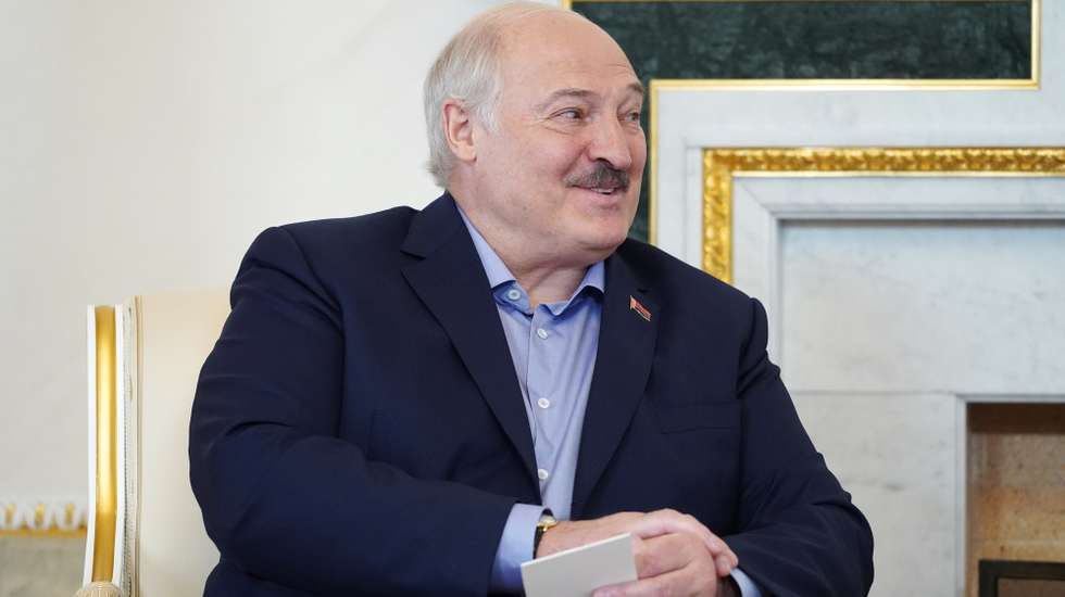 epa10763669 Belarusian President Alexander Lukashenko speaks during his meeting with Russian President in St. Petersburg, Russia, 23 July 2023. Alexander Lukashenko is on working visit to Russia.  EPA/ALEXANDER DEMYANCHUK / KREMLIN / POOL