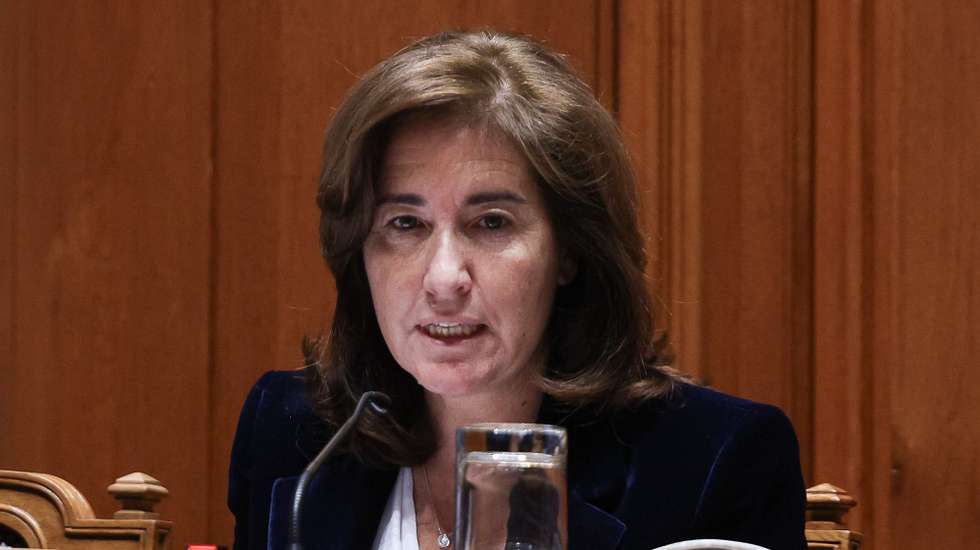 A ministra do Trabalho, Solidariedade e Segurança Social, Ana Mendes Godinho, fala perante a Comissão de Orçamento e Finanças na Assembleia da República, em Lisboa, 14 de novembro de 2023. TIAGO PETINGA/LUSA