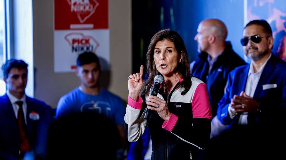 epa11118907 Republican US presidential candidate Nikki Haley participates in a campaign event at Doc's BBQ restaurant in Columbia, South Carolina, USA, 01 February 2024. Haley, the former South Carolina governor, is running against former US President Donald Trump in the South Carolina Republican Presidential Primary on 24 February 2024.  EPA/ERIK S. LESSER