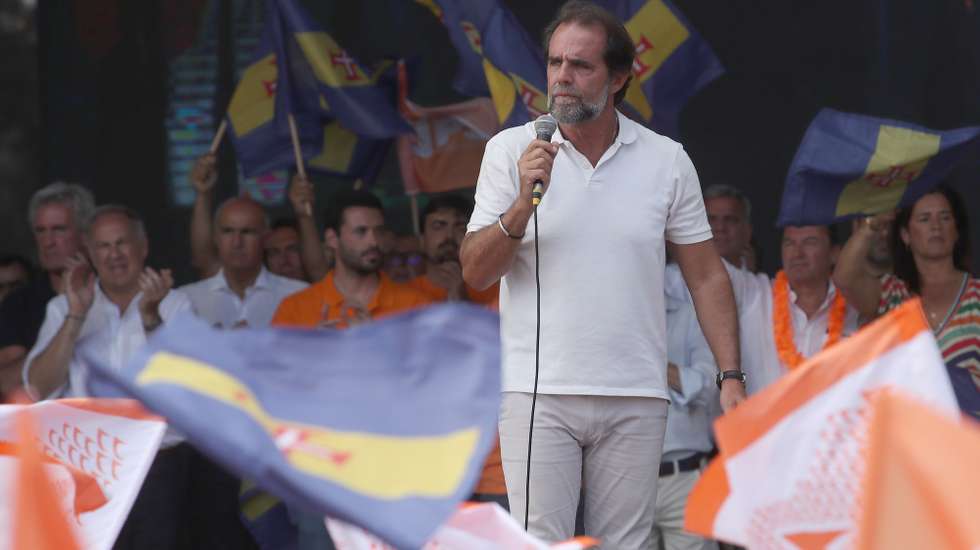 Miguel Albuquerque, presidente do PSD Madeira, esta tarde durante o discurso político na festa do PSD Madeira na Herdade do Chão da Lagoa, no Funchal, 21 de julho de 2024, HOMEM DE GOUVEIA/LUSA