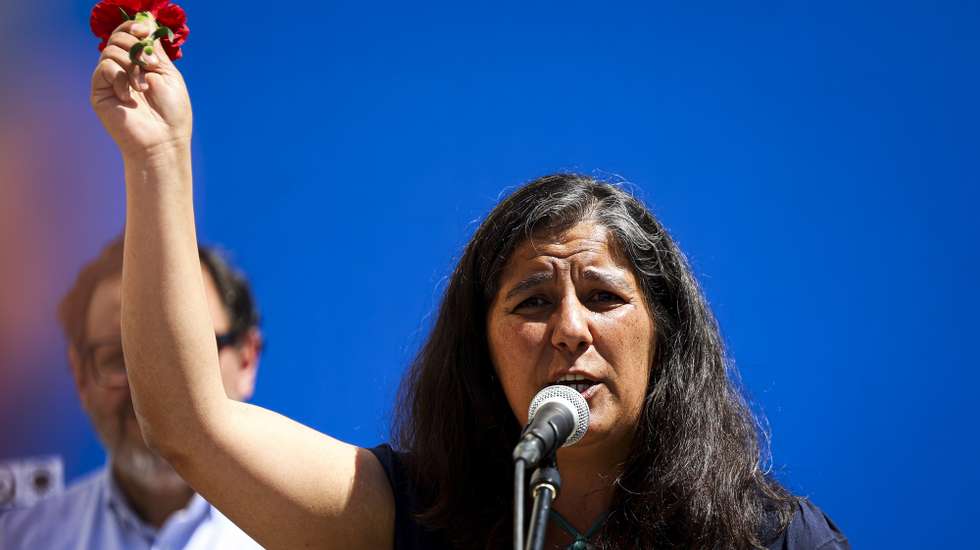 Portuguese Communist Party (PCP) member of Parliament Paula Santos speaks to people at the end of a march on the last day of the campaign of the Unitary Democratic Coalition (CDU), as part of the legislative elections, in Baixa da Banheira, Moita, Setubal, Portugal, 16 May 2025. FILIPE AMORIM/LUSA