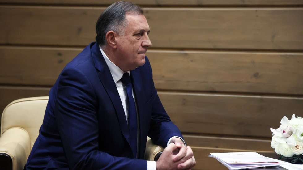 epa12426543 Bosnian Serb leader Milorad Dodik, serving as the 8th President of the Republika Srpska, attends a meeting with Russian President Vladimir Putin (not pictured) on the sidelines of the Valdai International Discussion Club in Sochi, Russia, 02 October 2025 (issued 03 October 2025).  EPA/MIKHAIL METZEL / KREMLIN POOL MANDATORY CREDIT