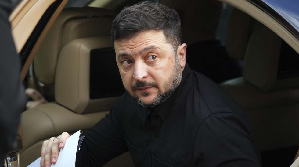 epa12633891 Ukraine's President Volodymyr Zelensky visits the presidential palace in Nicosia, Cyprus, 07 January 2026. President Zelensky's visit to Nicosia coincides with the official ceremony marking the commencement of Cyprus's term of the EU Council presidency.  EPA/PETROS KARADJIAS / POOL