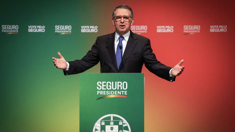 Presidential candidate António José Seguro addresses supporters after advancing to the second round of the presidential elections at his campaign headquarters in Caldas da Rainha, Portugal, 19 January 2026. Portugal is preparing for the second time to elect the President of the Republic in the second round of the presidential elections, which will take place on the 8th of February, and which will pit António José Seguro against André Ventura. JOSÉ COELHO/LUSA