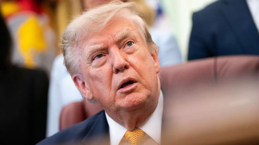 epa13148937 President Donald Trump speaks during an executive order signing ceremony in the Oval Office of the White House in Washington, DC, USA, 03 August 2026.  EPA/Allison Robbert / POOL