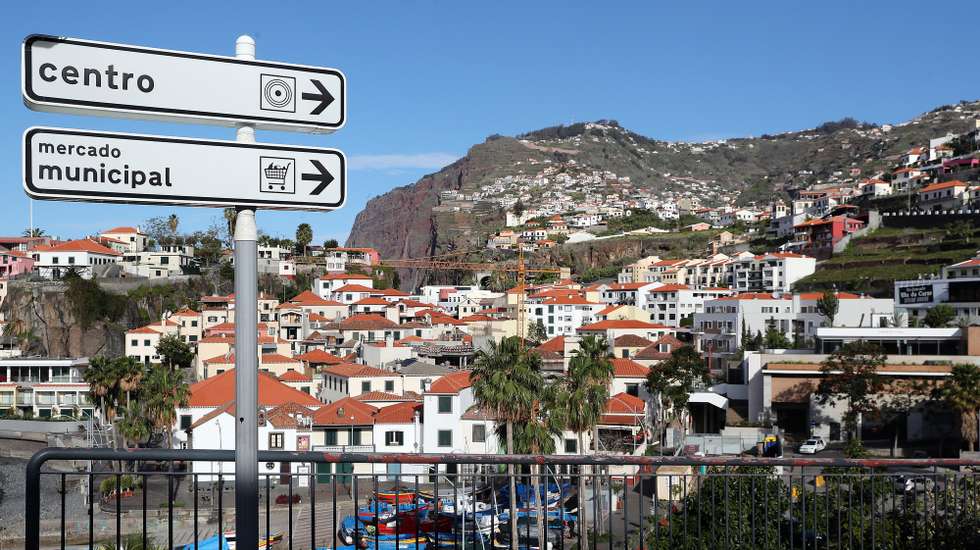 Freguesia de Câmara de Lobos. O  Governo Regional da Madeira determinou uma cerca sanitária a esta freguesia a partir das 0.00 horas do dia 19 de abril, devido à pandemia da covid-19, Câmara de Lobos, Ilha da Madeira, 19 de abril de 2020. HOMEM DE GOUVEIA/LUSA