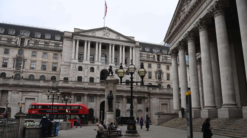 epa10533803 The Bank of England in London, Britain, 20 March 2023. The Bank of England has moved to calm market uncertainty after the emergency sale of Credit Suisse to rival UBS stating that 'the UK banking system is well capitalized and funded, and remains safe and sound'. However, it has, along with a number of other national banks, taken steps to enhance the provision of liquidity.  EPA/NEIL HALL