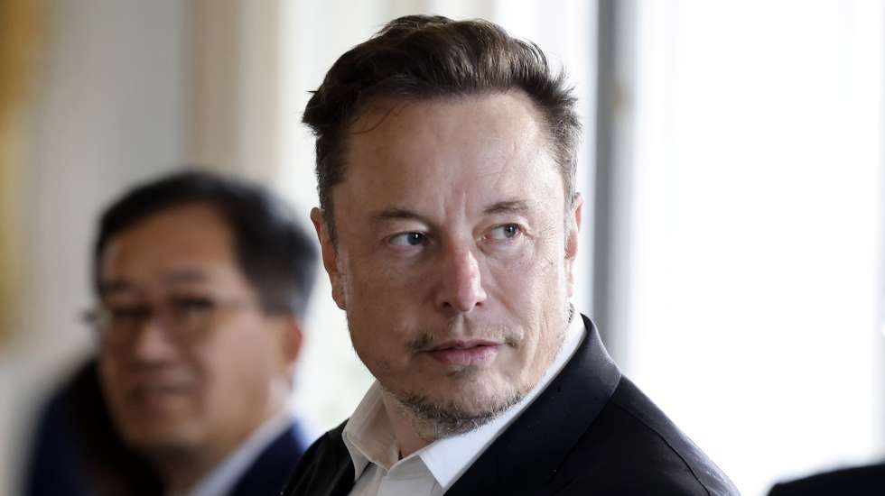 epa10629633 SpaceX, Twitter and electric car maker Tesla CEO Elon Musk (R) looks on among other CEOs before a roundtable during the 6th edition of the 'Choose France' Summit, at the Chateau de Versailles, outside Paris, France, 15 May 2023. Since 2018, the Choose France Summit seeks to promote Franceâ€™s economic attractiveness and encourage international investment across the country and brings together hundreds of leaders from the largest multinational corporations.  EPA/LUDOVIC MARIN / POOL  MAXPPP OUT