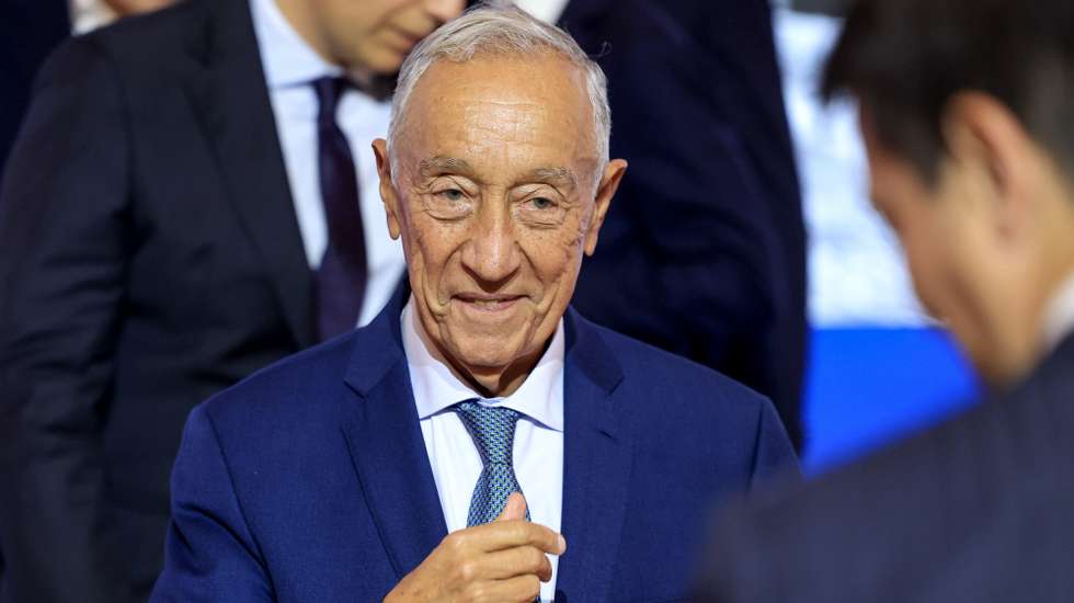 O Presidente da República, Marcelo Rebelo de Sousa, participa na cerimónia de entrega do Prémio Manuel António da Mota, no Centro de Congressos da Alfândega, no Porto, 23 de novembro de 2025. A Rural Move - Associação para a Promoção do Investimento nos Territórios de Baixa Densidade, com sede em Miranda do Douro, venceu o Prémio Manuel António da Mota, no valor de 50 mil euros. JOSÉ COELHO/LUSA