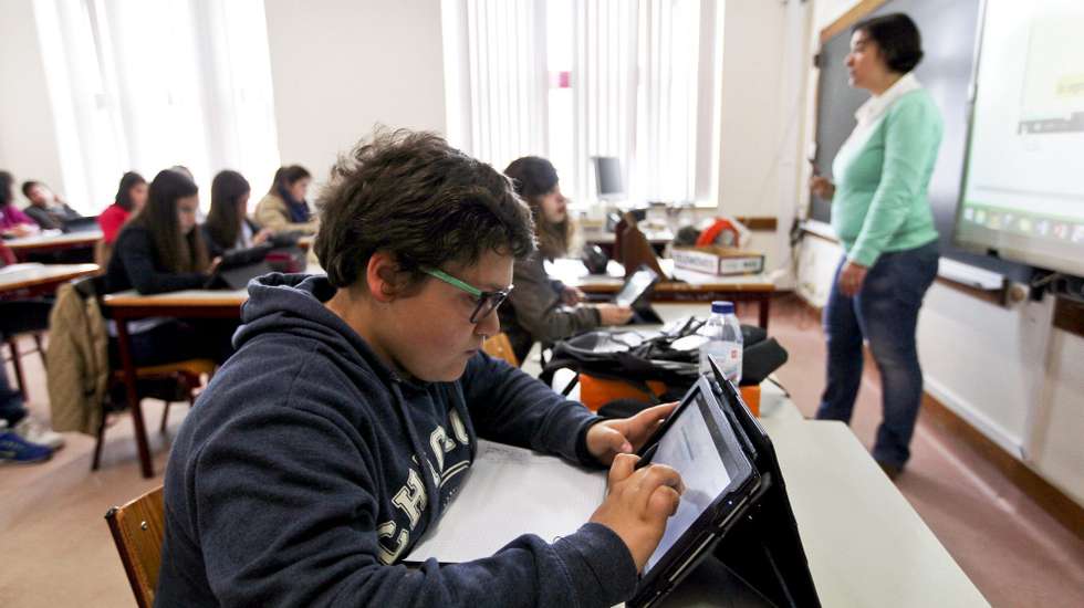 4,2% dos professores têm 11 ou mais turmas atribuídas