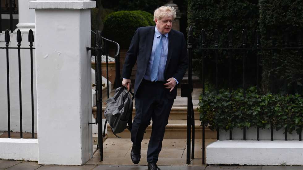 epa10536454 Britain's former Prime Minster Boris Johnson departs his home in London, Britain, 22 March 2023. Johnson is set to give evidence to MPs who are investigating accusations that he misled parliament over Partygate after breaching covid rules in 2020.  EPA/NEIL HALL