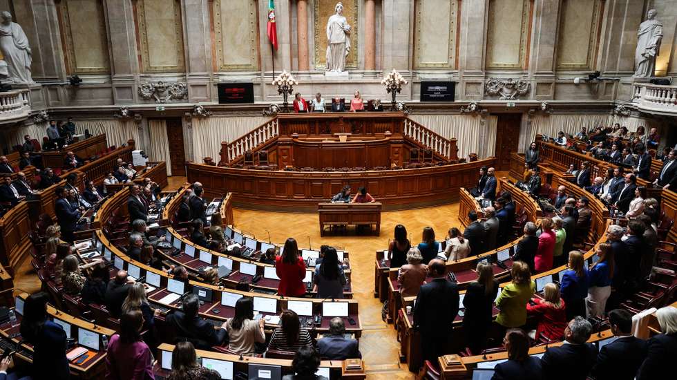 Os deputados confirmaram o Decreto da Assembleia da República n.º 43/XV/1.ª: que Regula as condições em que a morte medicamente assistida não é punível e altera o Código Penal, com 129 votos a favor, e 81 contra, na Assembleia da República, em Lisboa, 12 de maio de 2023. TIAGO PETINGA/LUSA