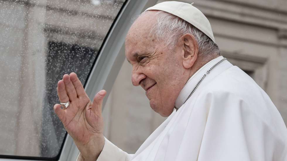 epa10618868 Pope Francis gestures from the popemobile during his weekly general audience in Saint Peter's Square, at the Vatican City, 10 May 2023.  EPA/GIUSEPPE LAMI
