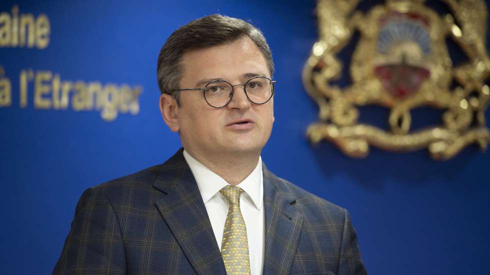 epa10646253 Ukrainian Foreign Minister Dmytro Kuleba speaks during a joint press conference with Moroccan Foreign Minister Nasser Bourita (not pictured) after a meeting at the Foreign Ministry building in Rabat, Morocco, 22 May 2023.  EPA/JALAL MORCHIDI