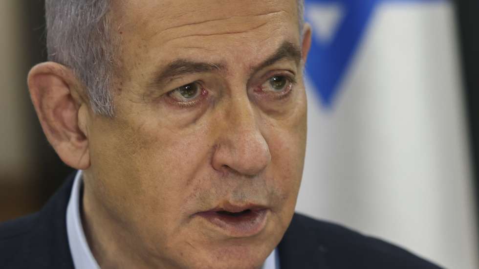 epa11062075 Israeli Prime Minister Benjamin Netanyahu convenes the weekly cabinet meeting at the Defence Ministry in Tel Aviv, Israel, 07 January 2024.  EPA/RONEN ZVULUN / POOL