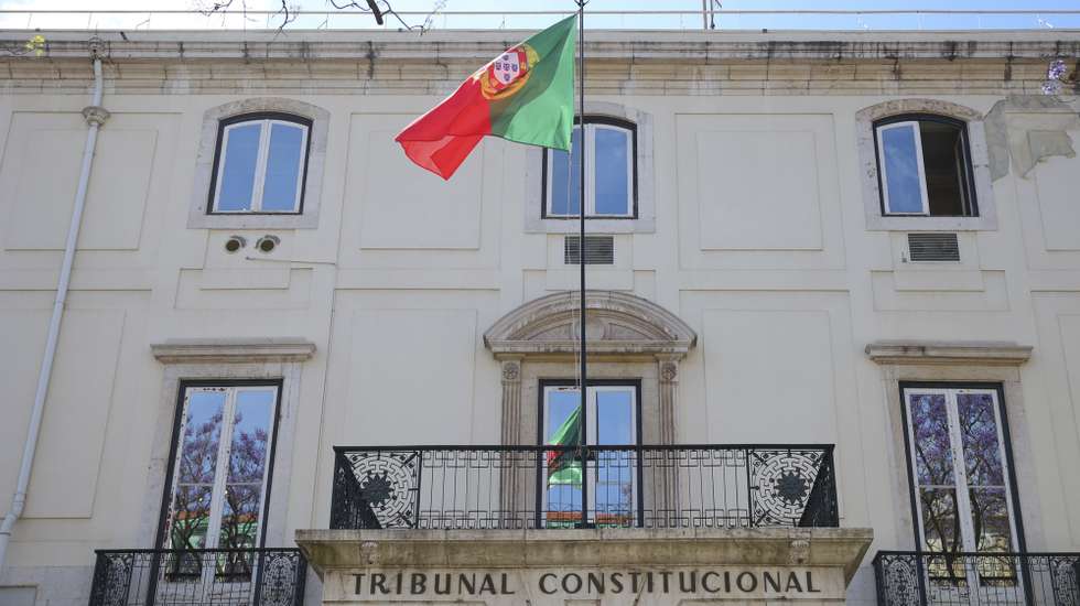 Pormenor da fachada do edifício do Tribunal Constitucional em Lisboa, 29 de abril de 2024. ANTÓNIO COTRIM/LUSA