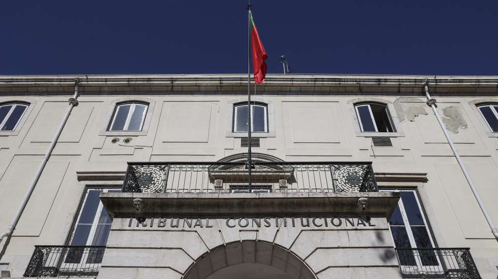 Pormenor da fachada do edifício do Tribunal Constitucional em Lisboa, 29 de abril de 2024. MIGUEL A. LOPES/LUSA