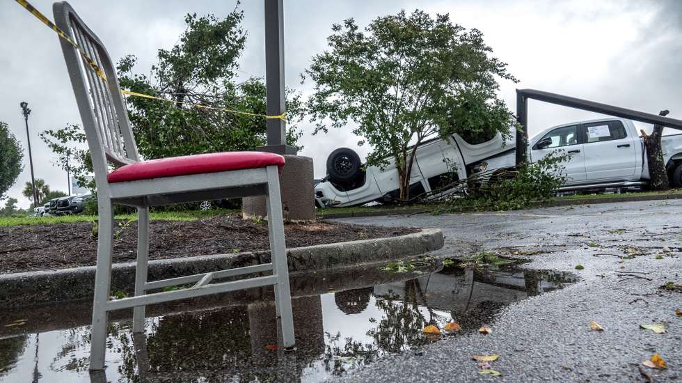 epaselect epa11533200 Two cars lie destroyed by a tornado after Tropical Storm Debby made landfall in Moncks Corner, South Carolina, USA, 07 August 2024. According to the National Hurricane Center, Debby made landfall in Florida's Big Bend as a hurricane and is now a tropical storm that can produce potentially historic heavy rainfall across southeast Georgia, part of South Carolina, and southeast North Carolina.  EPA/CRISTOBAL HERRERA-ULASHKEVICH