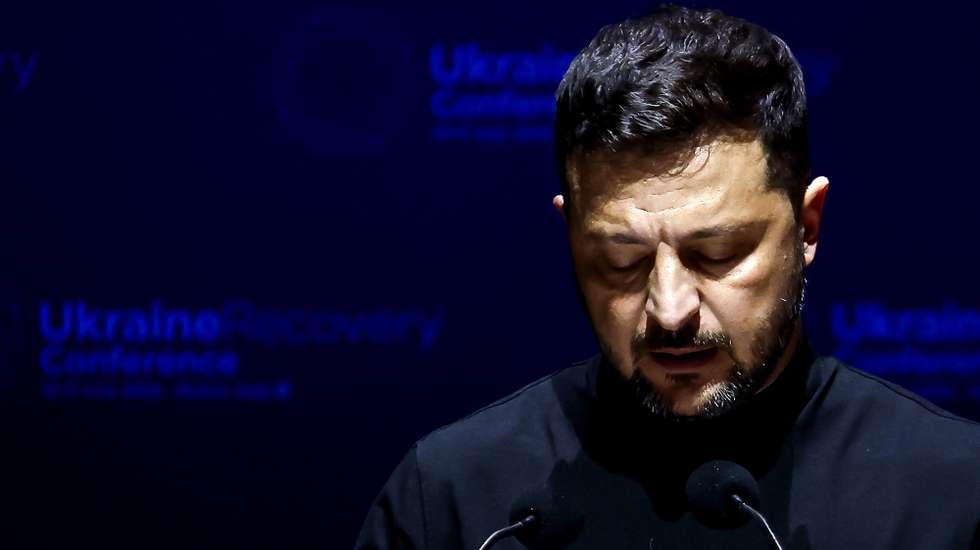epaselect epa12229542 Ukrainian President Volodymyr Zelensky delivers a speech during the Ukraine Recovery Conference 2025 in Rome, Italy, 10 July 2025.  EPA/ANGELO CARCONI