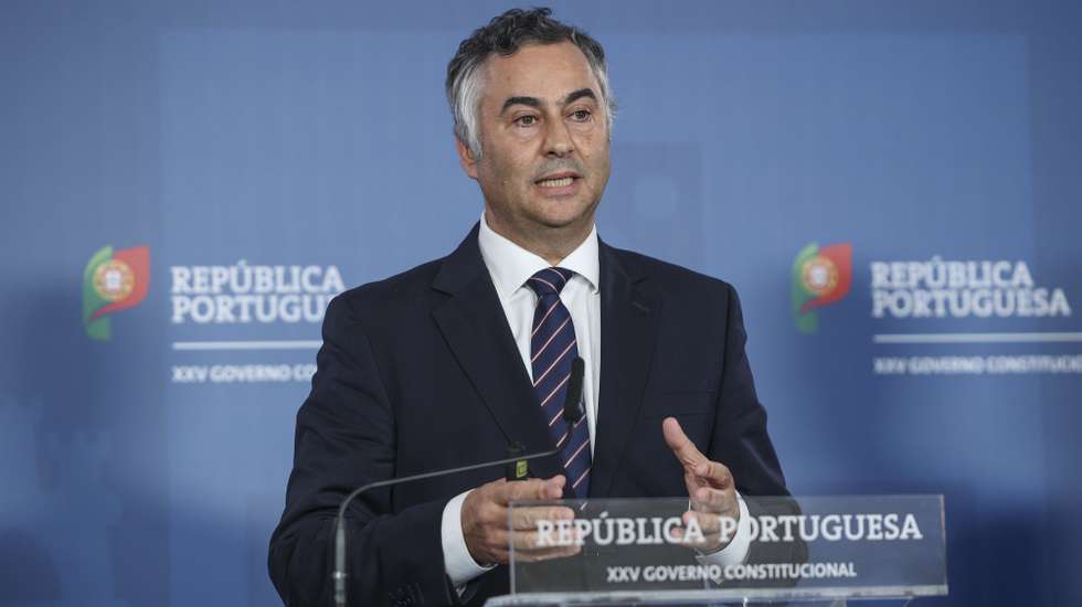 O ministro da Educação, Ciência e Inovação, Fernando Alexandre, intervém na apresentação da nova Agência para a Investigação e Inovação (AI2), esta tarde no Campus XXI em Lisboa, 4 de novembro de 2025. MIGUEL A. LOPES/LUSA