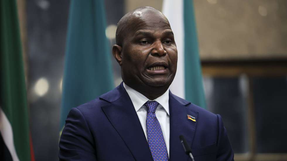Mozambique´s President Daniel Chapo speaks during the welcome ceremony to the VI Portugal-Mozambique Bilateral Summit under the slogan “Portugal-Mozambique: partnership and prosperity” in Porto, Portugal, 09 December 2025. ESTELA SILVA/LUSA