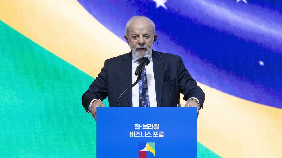 epa12770834 Brazilian President Luiz Inacio Lula da Silva speaks during a Business Forum at the Lotte Hotel in Seoul, South Korea, 23 February 2026. Brazilian President da Silva is visiting South Korea from 22 to 24 February 2026.  EPA/JEON HEON-KYUN