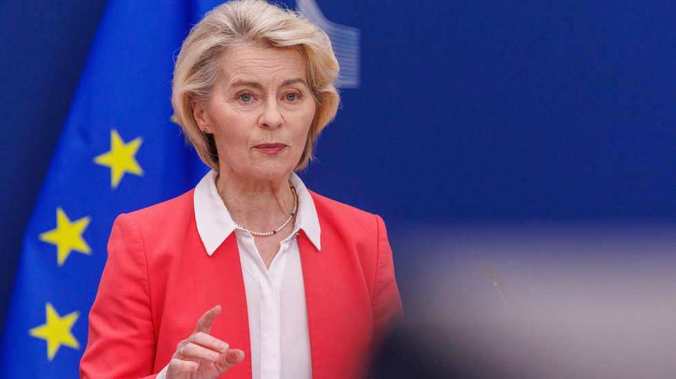 epa13108054 European Commission President Ursula von der Leyen speaks to the media on the final report of a special panel on child safety online, in Brussels, Belgium, 13 July 2026.  EPA/OLIVIER MATTHYS