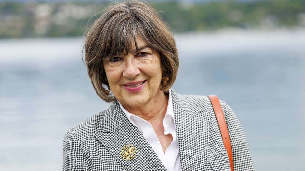 epa11316675 British-Iranian journalist and television host Christiane Amanpour attends the presentation of the exhibition 'Dessins pour la liberte' (Cartoons for Peace) on the occasion of the international press freedom day, on the bank of the Geneva lake, in Geneva, Switzerland, 03 May 2024. World Press Freedom day raises awareness of the importance of freedom of the press and pays tribute to journalists who have lost their lives in the exercise of their profession.  EPA/SALVATORE DI NOLFI