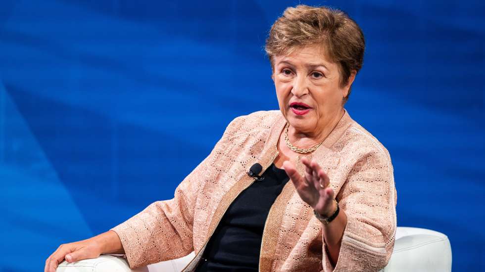 epa11616215 International Monetary Fund (IMF) Managing Director Kristalina Georgieva speaks at the 2024 Michel Camdessus Annual Central Banking Lecture at the IMF in Washington, DC, USA, 20 September 2024. Georgieva, along with Governor of the European Central Bank Christine Lagarde, spoke about global inflation, as well as the change that digital transformations have brought to finance.  EPA/JIM LO SCALZO