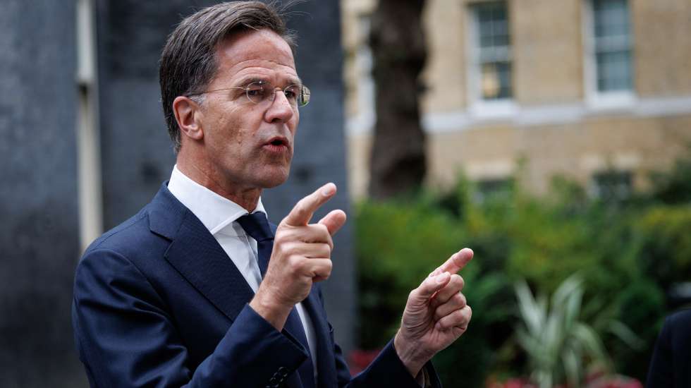 epa11652465 NATO Secretary General Mark Rutte gestures as he speaks to members of the media following a bilateral meeting with the British prime minister at Downing Street, London, Britain, 10 October 2024.  EPA/TOLGA AKMEN