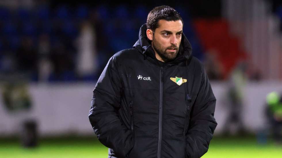 O treinador do Moreirense, Vasco Botelho da Costa, reage durante o jogo Primeira Liga de futebol contra o Alverca realizado no Complexo Desportivo FC Alverca, em Alverca do Ribatejo, Vila Franca de Xira, 17 de janeiro de 2026. ANTÓNIO COTRIM/LUSA
